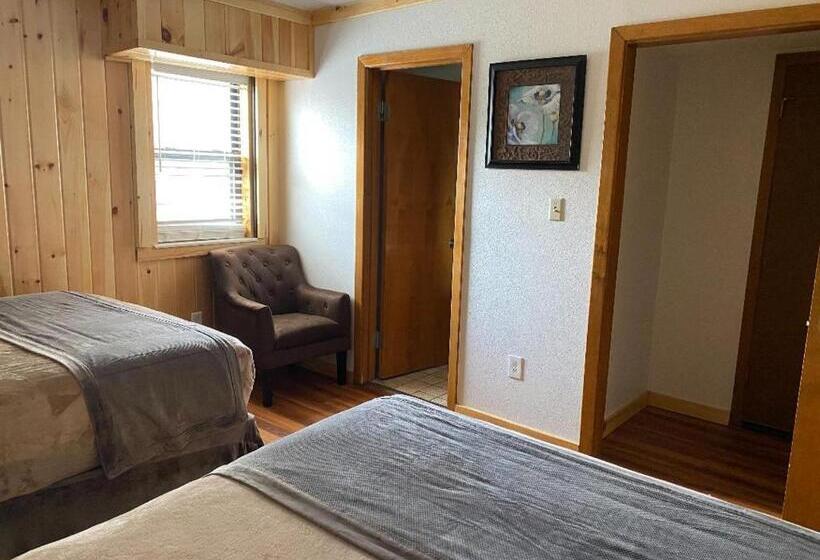 Suite, Zoders Inn And Suites