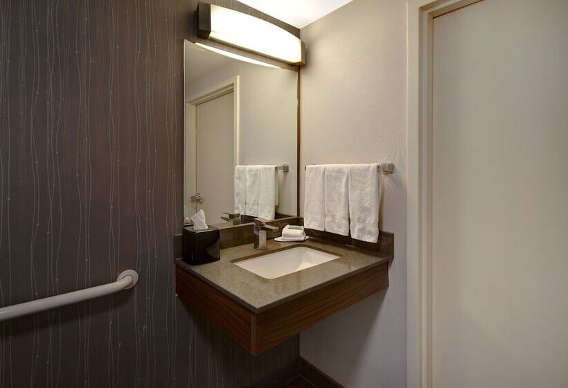 스위트, Courtyard Columbus Dublin