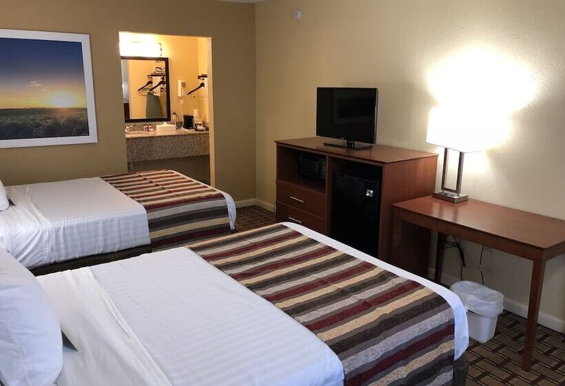 Номер Стандарт 2 Двуспальные Кровати, Days Inn By Wyndham Natchez