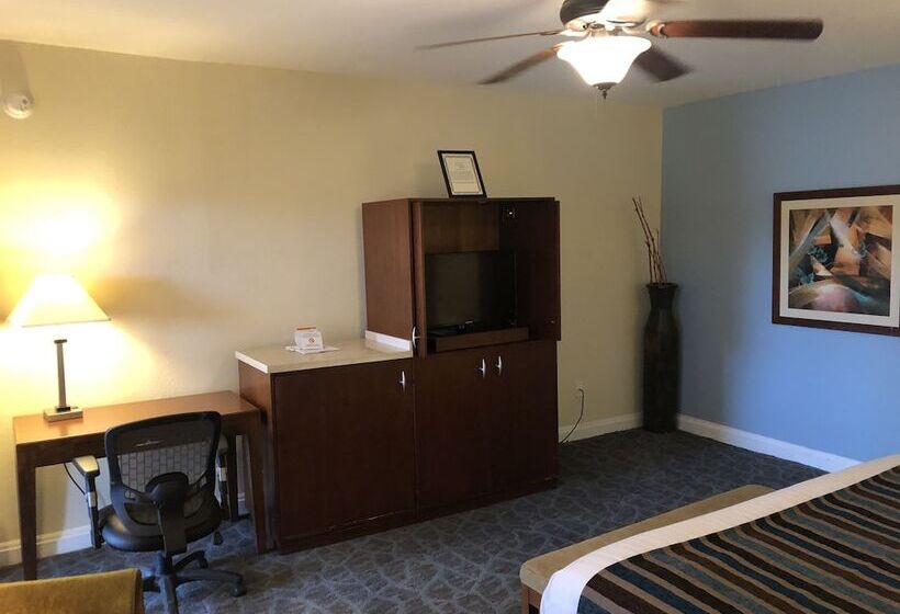 Номер Deluxe, Days Inn By Wyndham Natchez