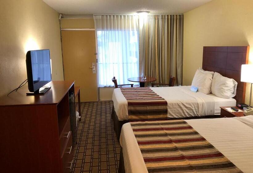 Номер Стандарт 2 Двуспальные Кровати, Days Inn By Wyndham Natchez
