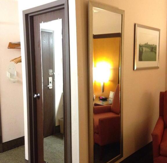 Стандартный Номер Кровать Кинг, Travelodge By Wyndham Brooklyn Center