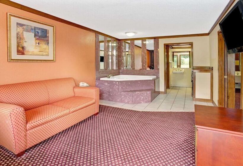 Люкс Повышенной Комфортности, Travelodge By Wyndham Sellersburg / Louisville North