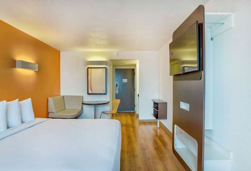 장애인을 위한 스탠다드 룸, Motel 6 Los Angeles, Ca   Los Angeles   Lax