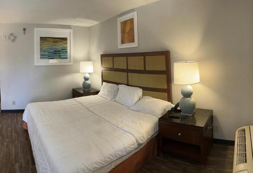 Номер Стандарт Адаптированный для Инвалидов, Baymont Inn And Suites By Wyndham Columbus / Near Osu