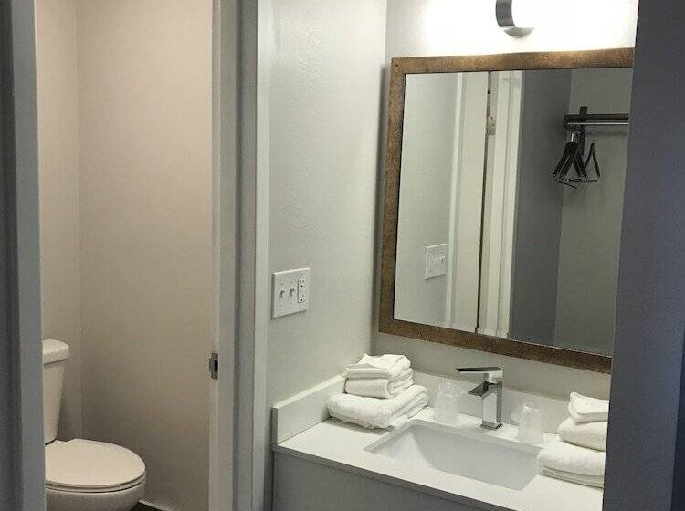 Номер Стандарт 2 Двуспальные Кровати, Baymont Inn And Suites By Wyndham Columbus / Near Osu