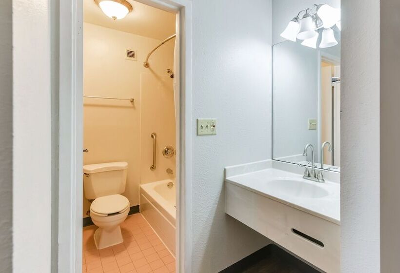 Quarto Estandar 2 Camas Casal, Baymont Inn And Suites By Wyndham Columbus / Near Osu
