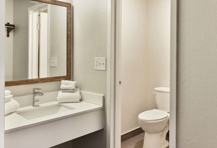 Номер Стандарт 2 Двуспальные Кровати, Baymont Inn And Suites By Wyndham Columbus / Near Osu