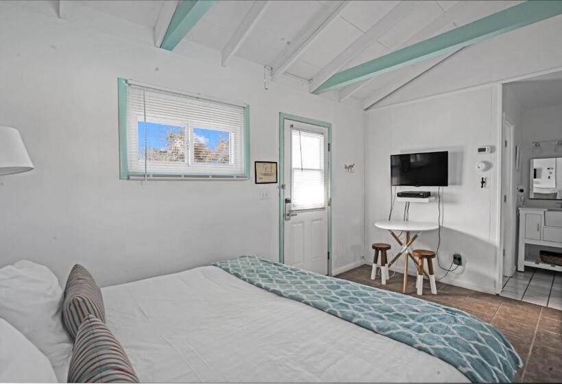 Студия Стандарт, Driftwood Resort On The Ocean