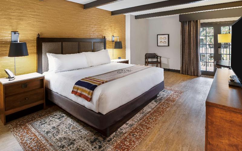 اتاق استاندارد با تخت بزرگ برای معلولان, Estancia Del Norte San Antonio,tapestry Collection By Hilton