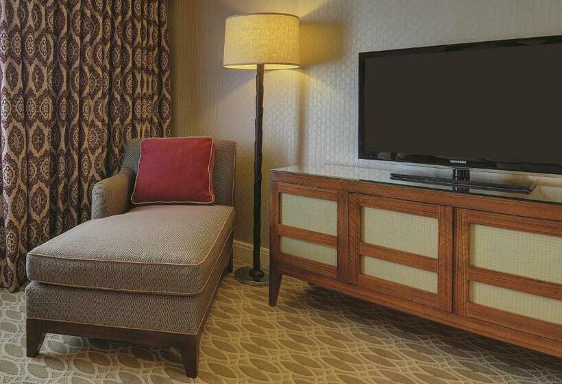 سوئیت رویال, Excalibur Hotel & Casino