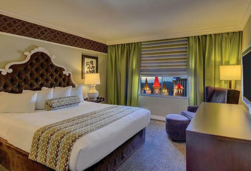 سوییت لوکس, Excalibur Hotel & Casino