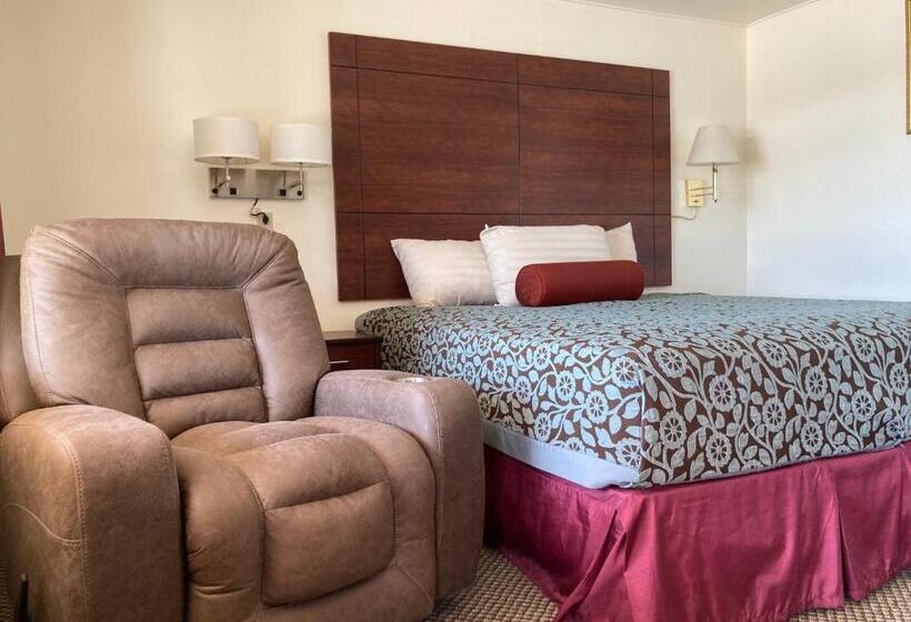 Стандартный Номер Кровать Кинг, Hills Inn