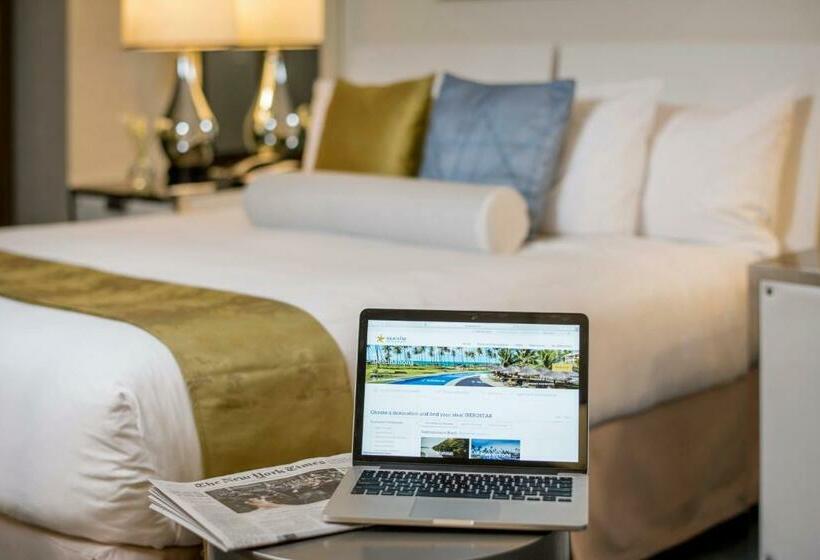 اتاق لوکس با تخت بزرگ, 70 Park Avenue