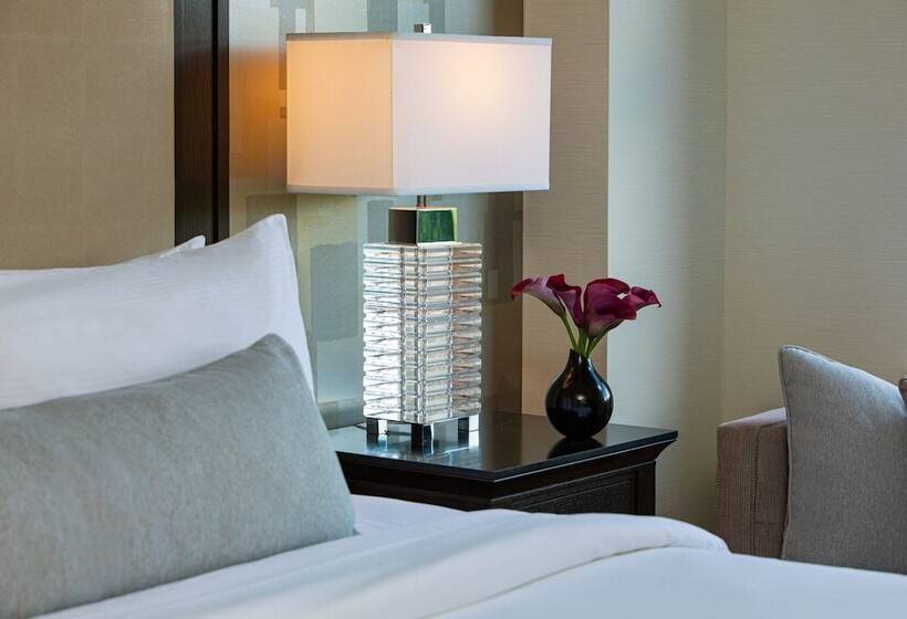 سوییت, Jw Marriott Essex House New York