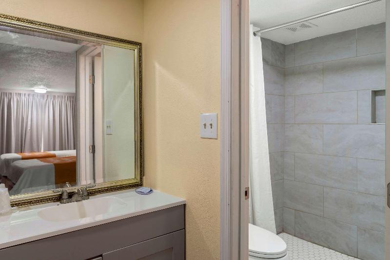 장애인을 위한 스탠다드 룸, Rodeway Inn Colonial Heights I95