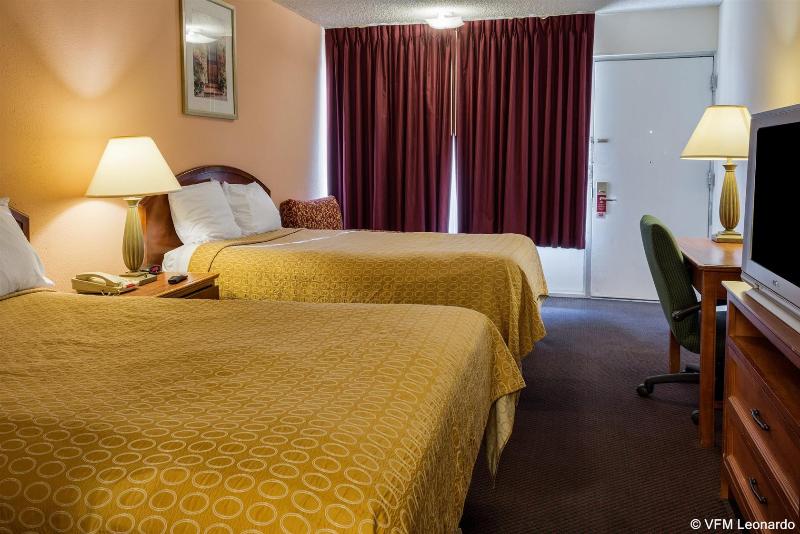 장애인을 위한 퀸사이즈 스탠다드 룸, Rodeway Inn Colonial Heights I95