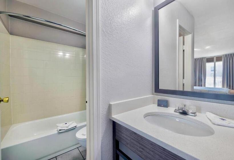 四人标准间, Motel 6 Effingham, Il