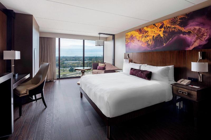 Standard Szoba King Size Bed, Baton Rouge Marriott