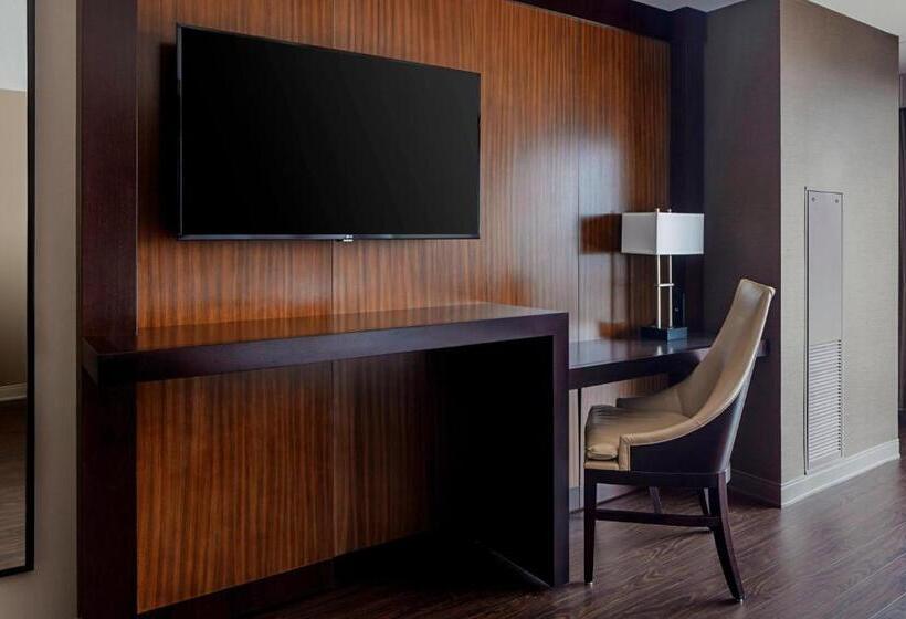 Standard Szoba King Size Bed, Baton Rouge Marriott