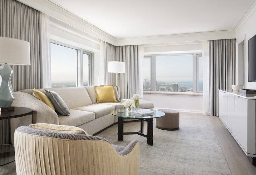جناح لذوى الاحتياجات الخاصة, Four Seasons  Chicago