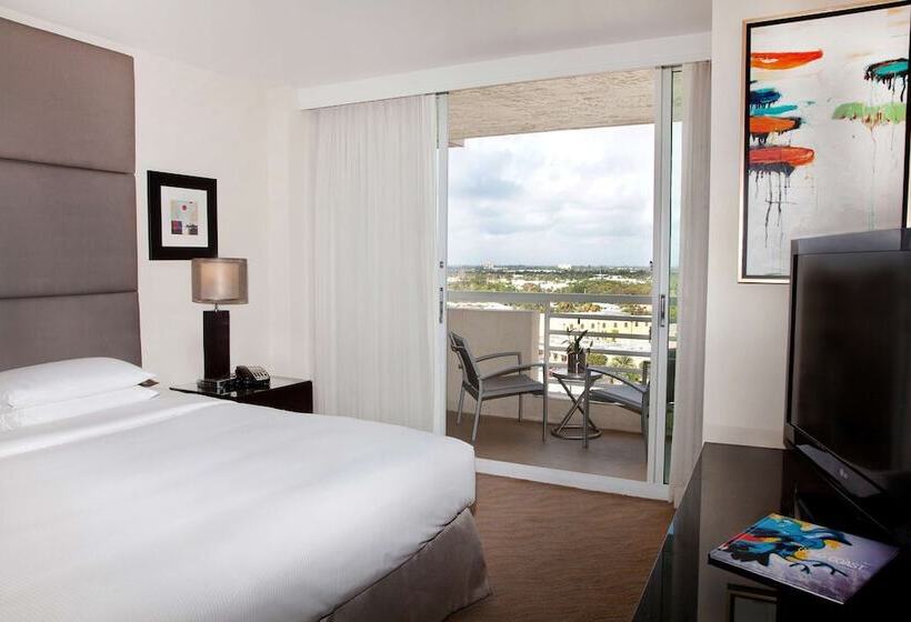 キングサイズベッドのスイートルーム, Galleryone Doubletree Hilton Gc Turtle Cove