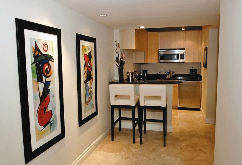 クイーンサイズベッドのスイートルーム, Galleryone Doubletree Hilton Gc Turtle Cove