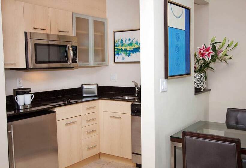 Люкс с Видом, Galleryone Doubletree Hilton Gc Turtle Cove