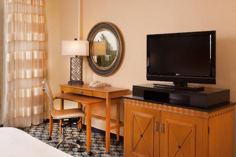 Номер Executive Кровать Кинг, Greenville Marriott