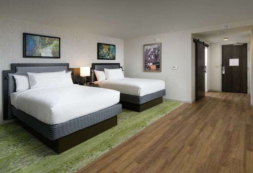 Номер Deluxe, Hilton Cincinnati Airport
