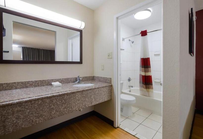 带2个双人床的标准工作室, Horizon Inn & Suites