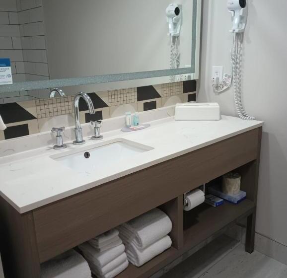 غرفة قياسية ذات إطلالة, Quality Inn & Suites Oceanfront