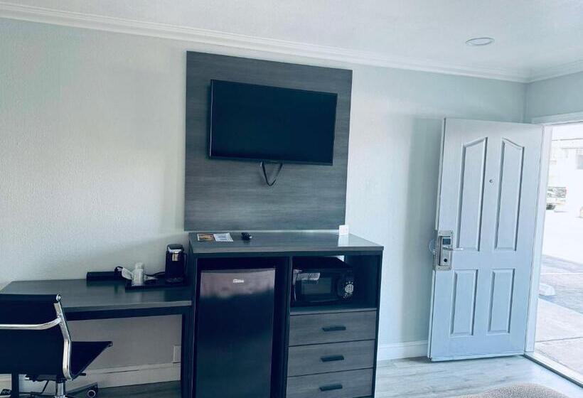 Люкс, Surestay By Best Western Fresno Central