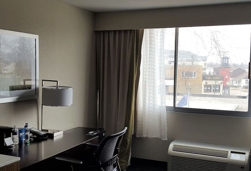 Номер Стандарт Двуспальная Кровать, Wyndham Garden Kenosha Harborside