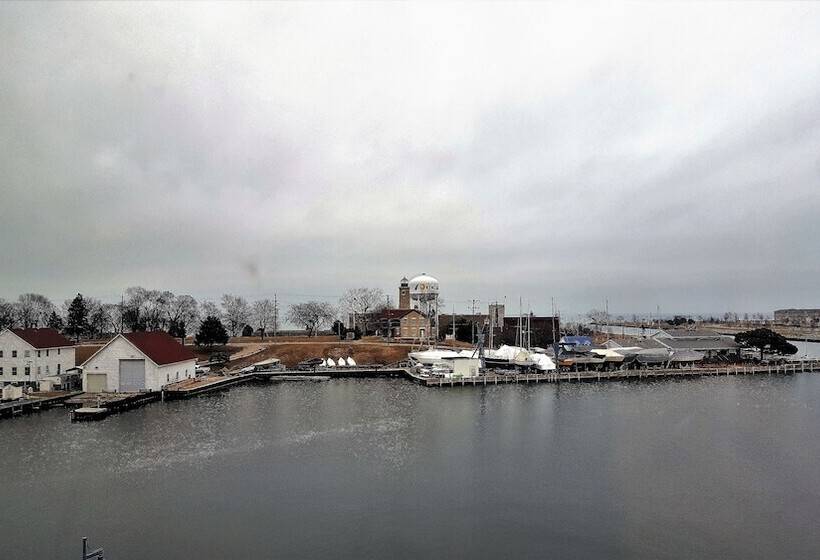 Номер Стандарт Двуспальная Кровать, Wyndham Garden Kenosha Harborside