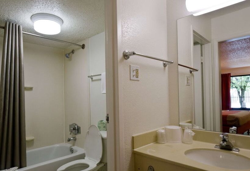 Номер Стандарт 2 Двуспальные Кровати, Motel 6 Frederick, Md   Fort Detrick
