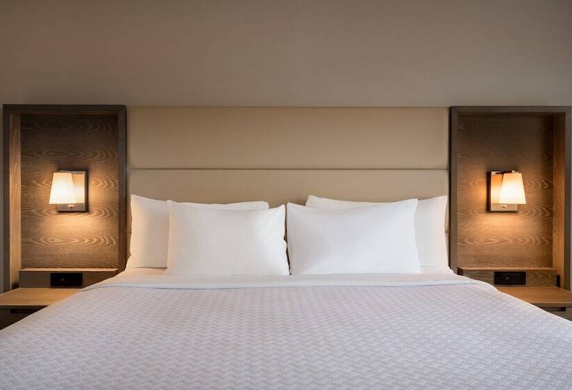 Номер Стандарт, Crowne Plaza Englewood, An Ihg