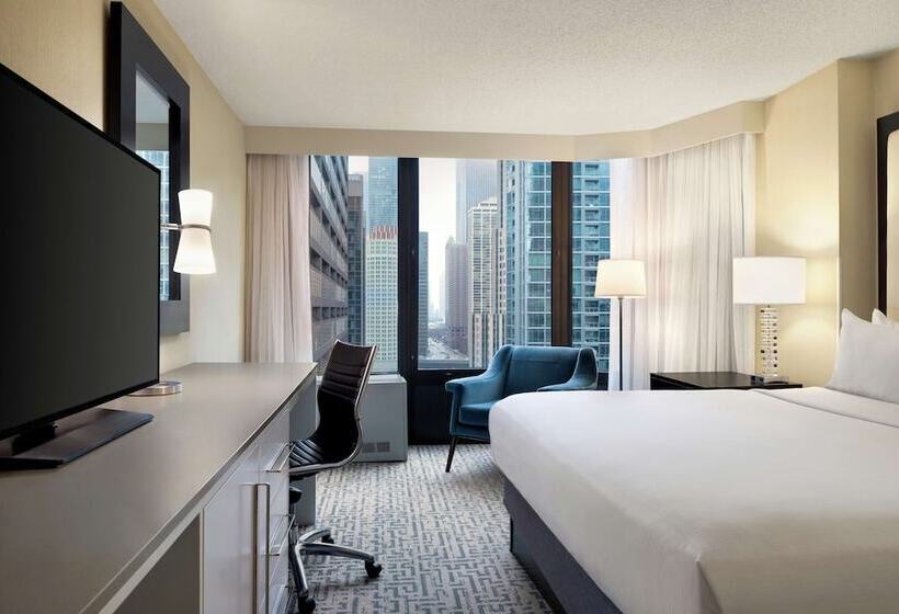 Standard Szoba King Size Bed, Doubletree By Hilton  Chicago  Magnificent Mile