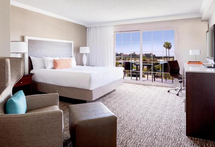 스탠다드 룸 킹사이즈 침대, Hyatt Regency Newport Beach
