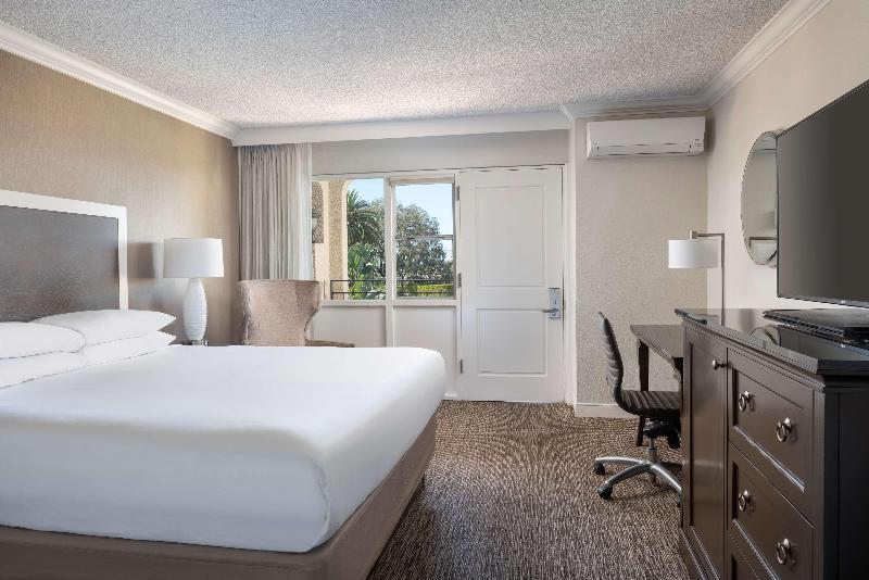 غرفة قياسية سرير كينج, Hyatt Regency Newport Beach