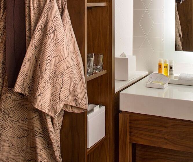 اتاق کلاب, Hyatt Regency Waikiki Beach Resort & Spa
