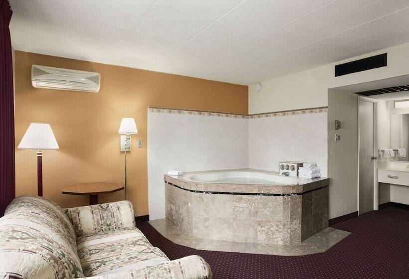 Люкс, Ramada By Wyndham Pittsburgh/new Stanton