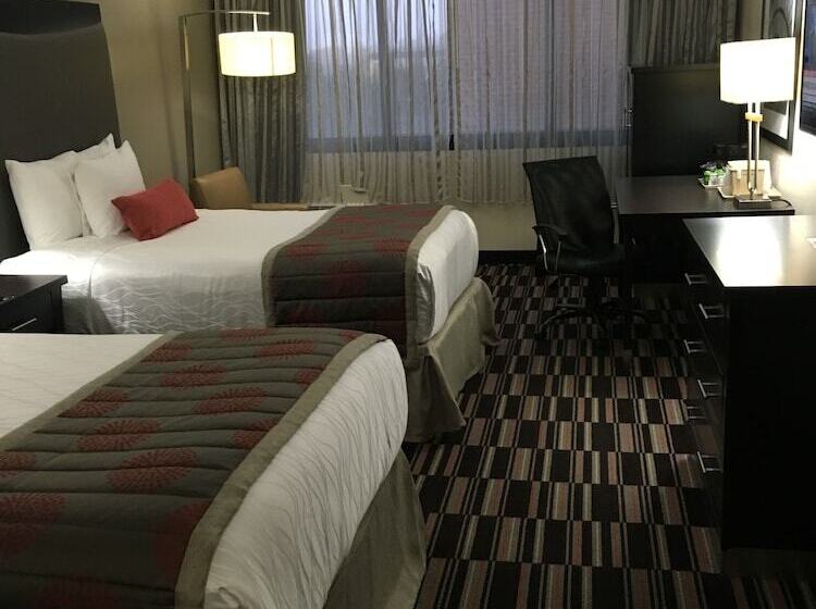 Номер Стандарт 2 Двуспальные Кровати, Ramada Plaza By Wyndham Charlotte South End Airport