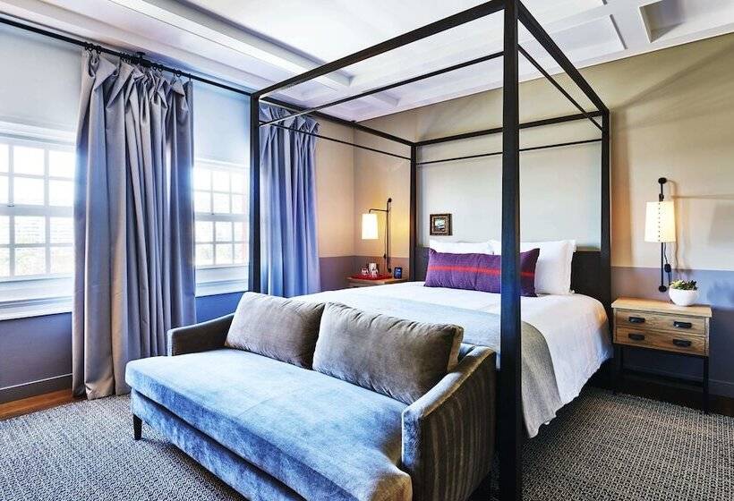 Quarto Deluxe, The Hollywood Roosevelt