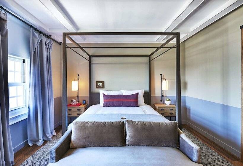 Quarto Superior, The Hollywood Roosevelt