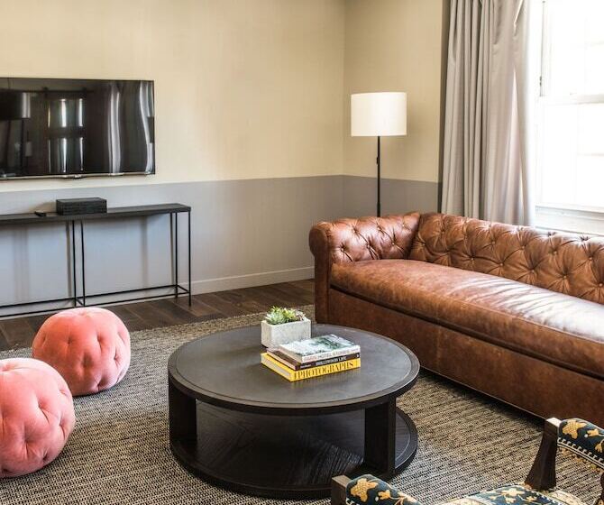 Suíte Cama King, The Hollywood Roosevelt