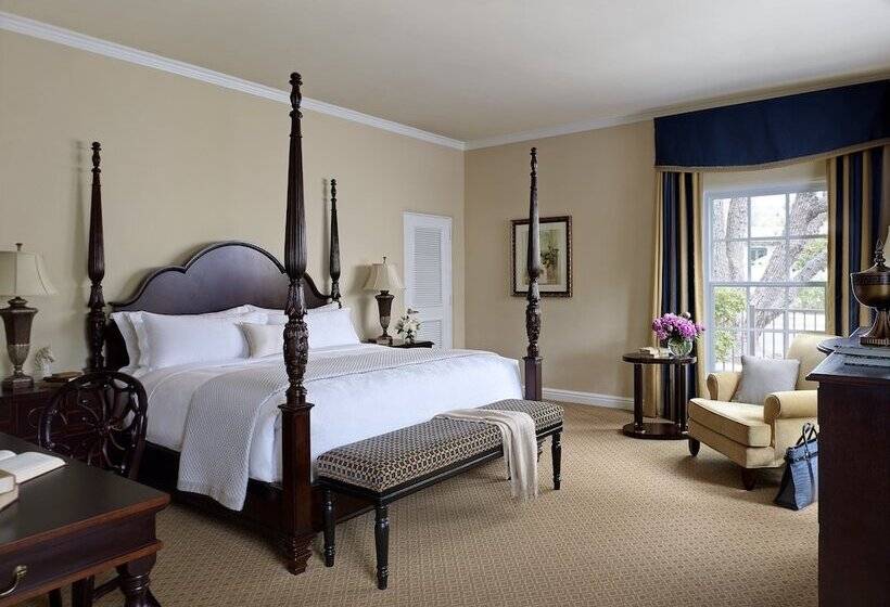 小室, The Langham Huntington, Pasadena