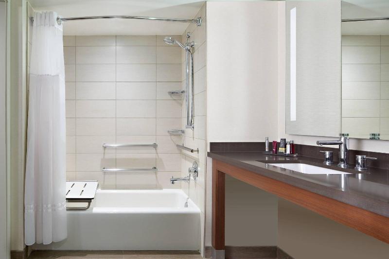 Chambre Club, Houston Airport Marriott At George Bush Intercontinental