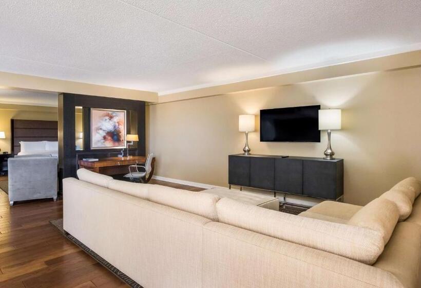Suite King Size Bed, Sonesta Resort  Hilton Head Island