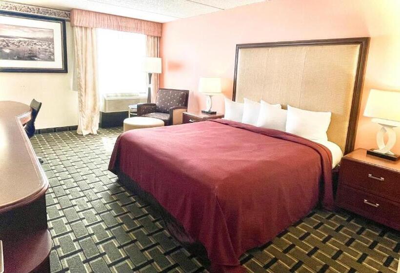 Люкс Кровать Кинг, Fairbridge Hotel Cleveland East